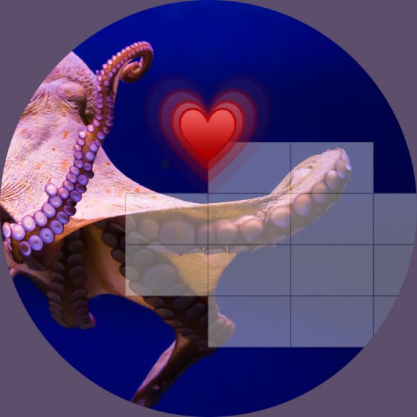 Montage. Schwimmender Oktopus. Darüber ein leicht transparentes Malkreuz und ein gezeichnetes Herz.